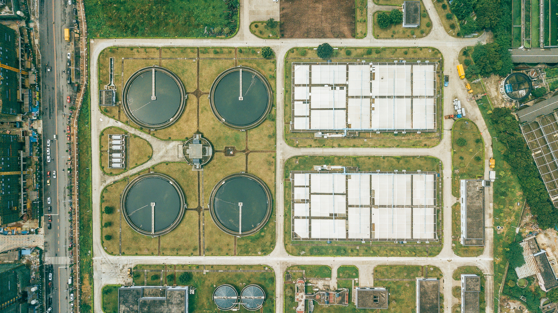 攝圖網_501598496_banner_航拍城市中的污水處理廠(非企業商用).jpg 攝圖網_501598496_banner_航拍城市中的污水處理廠(非企業商用).jpg