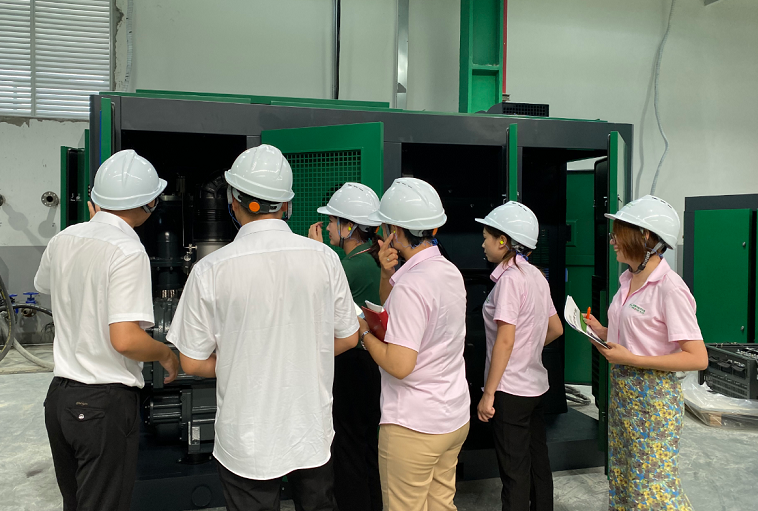 薩震節(jié)能空壓機雛鷹計劃訓(xùn)練營.jpg 薩震節(jié)能空壓機雛鷹計劃訓(xùn)練營.jpg