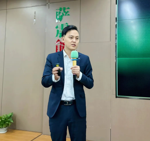 薩震節(jié)能空壓機(jī).png 薩震節(jié)能空壓機(jī).png